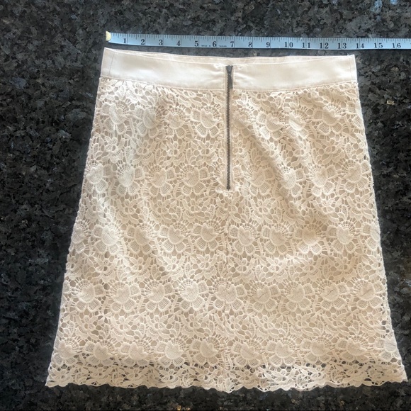 LOFT Lace Floral Cream Mini Skirt - Picture 7 of 9